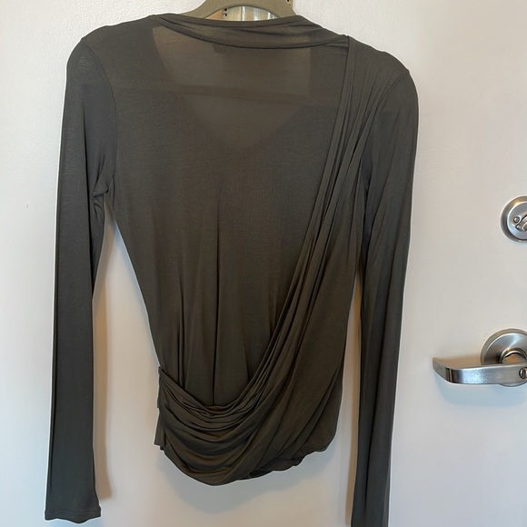 top - Picture 4 of 5